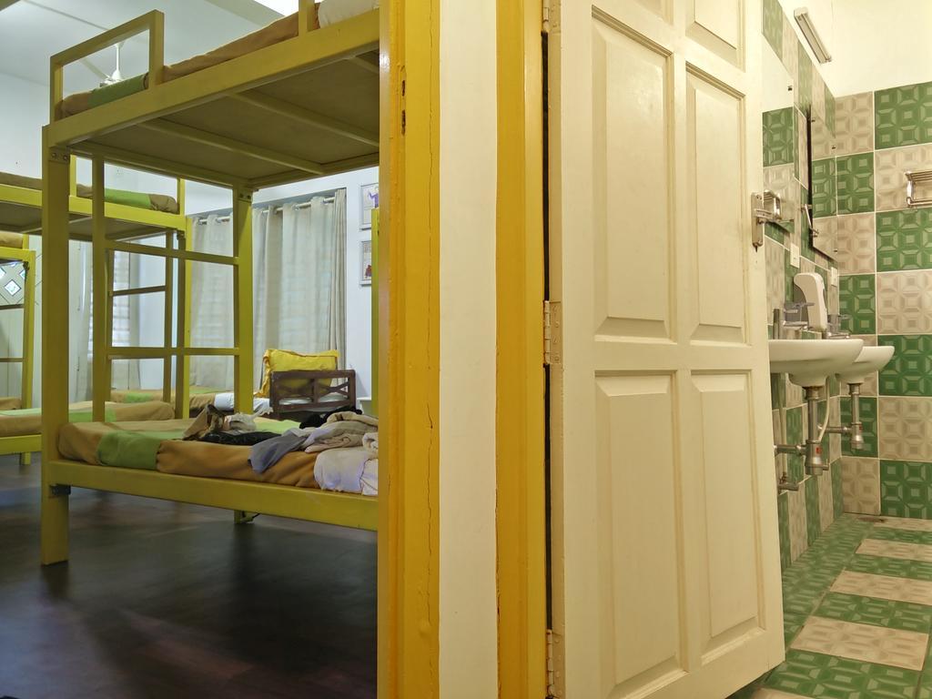 Happy Camper Hostel Kochi ภายนอก รูปภาพ