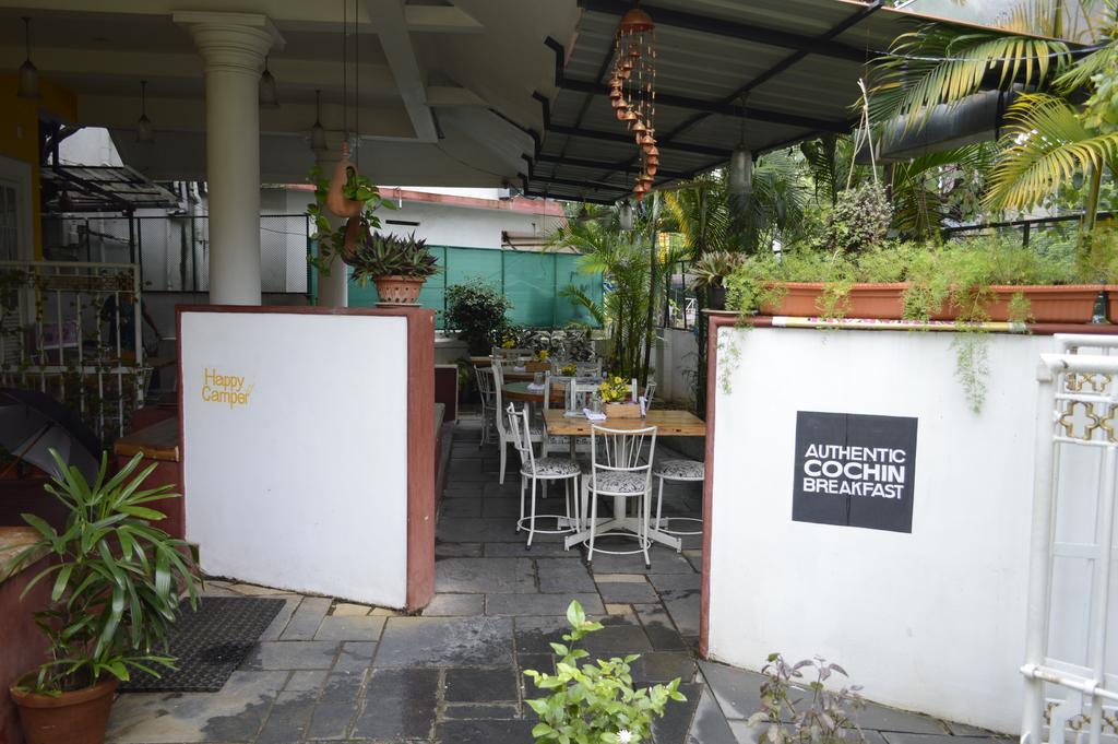 Happy Camper Hostel Kochi ภายนอก รูปภาพ