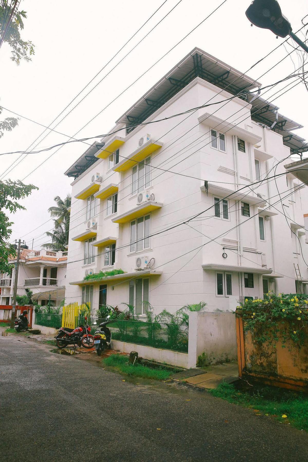 Happy Camper Hostel Kochi ภายนอก รูปภาพ
